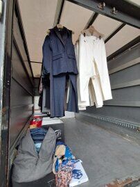 trasporto capi appesi alt="trasportocapiappesi,showroom,veloce,edsitasrls"